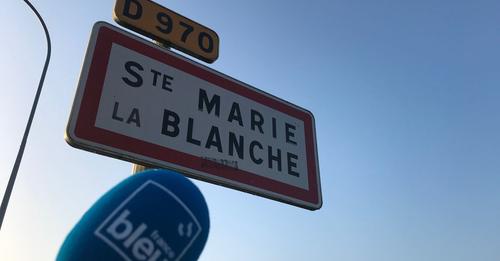 Panneau Ste Marie et Micro France Bleu